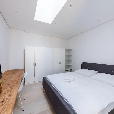 Boheme Charle's Square Apartment